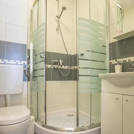 Pera Gostinjska kuća 3*